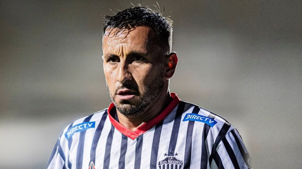 Roberto Brum un año más vistiendo nuestra&nbsp;camiseta