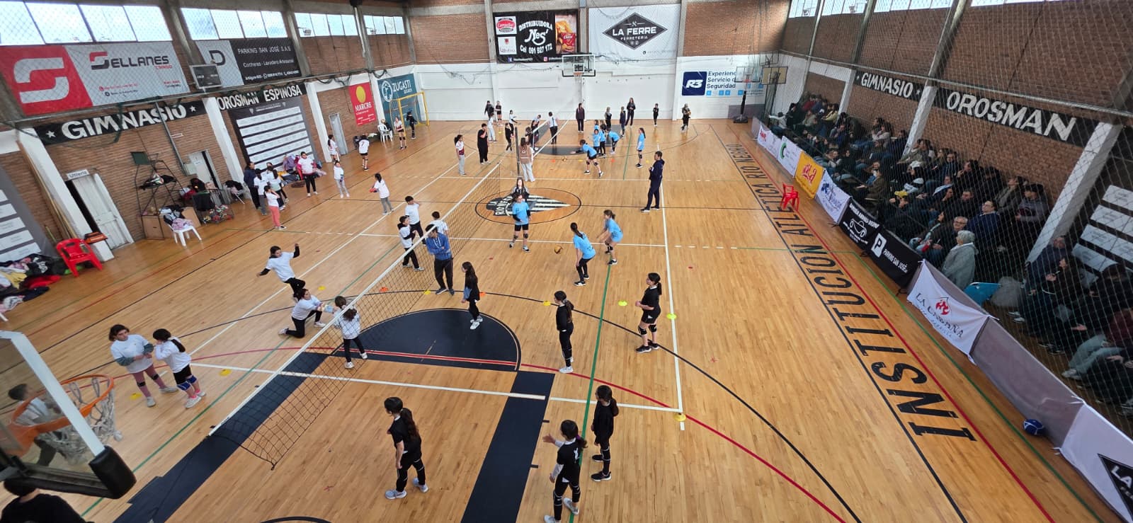 El Mini Vóley vivió una gran jornada en nuestra institución