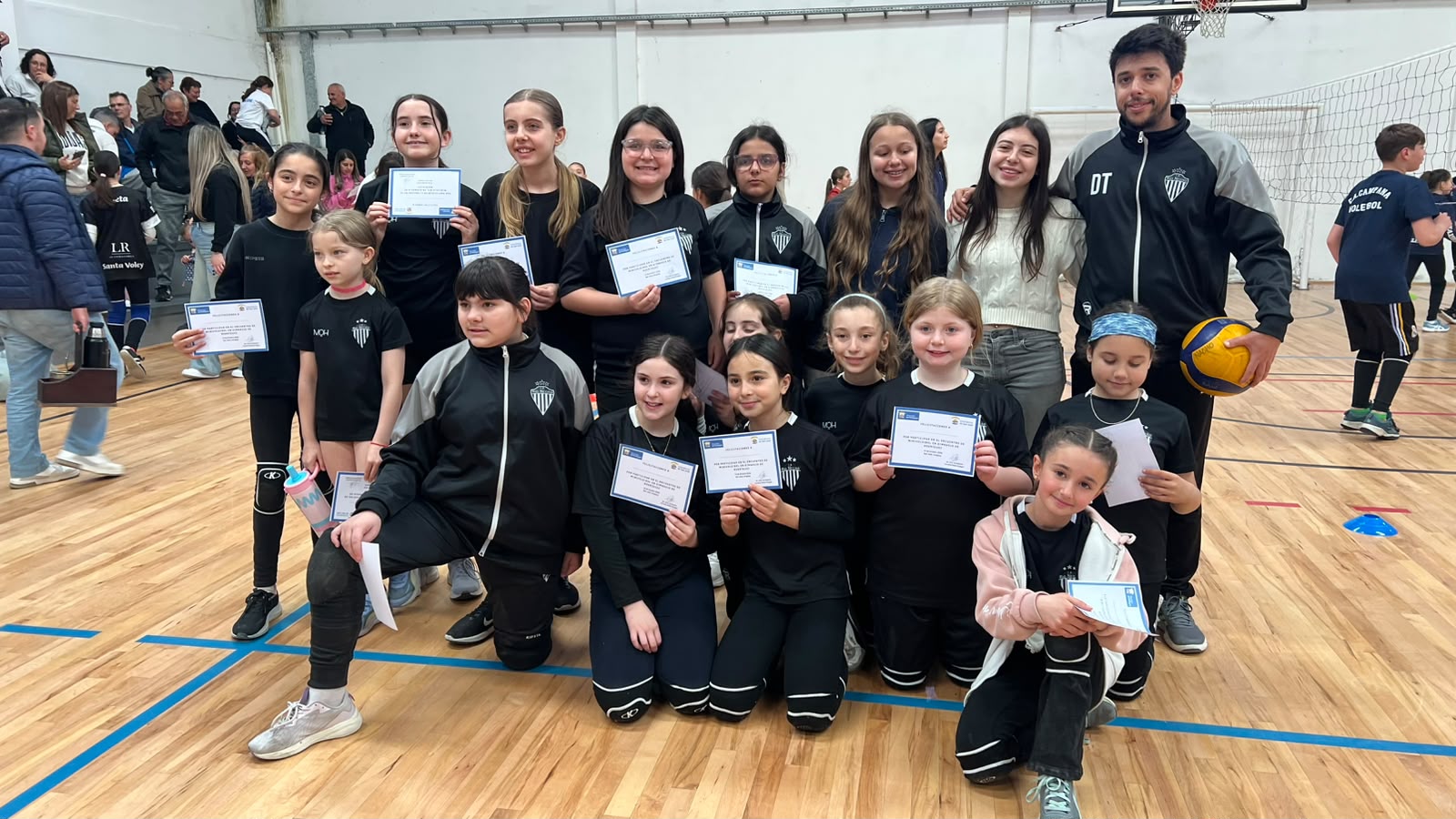 Río Negro presente en el segundo encuentro de Mini Vóley en Rodríguez